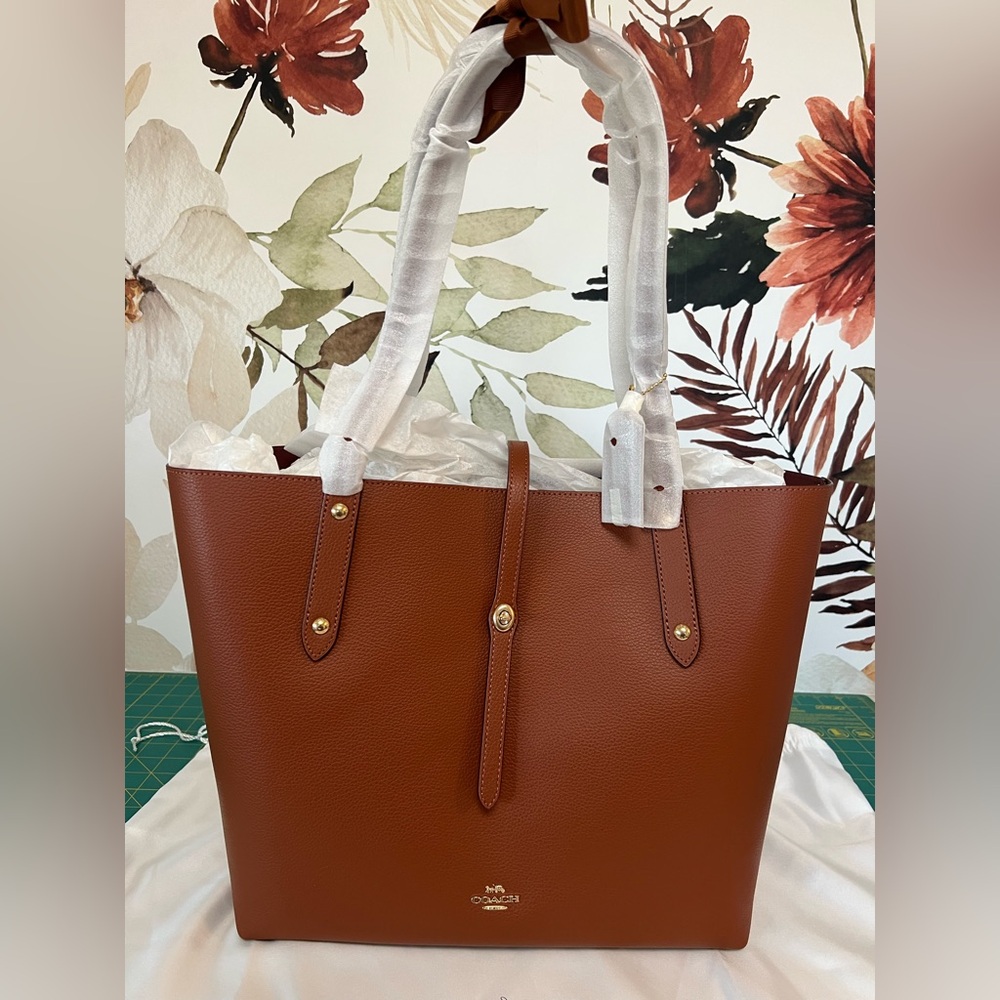 COACH Market Tote, Saddle NWT